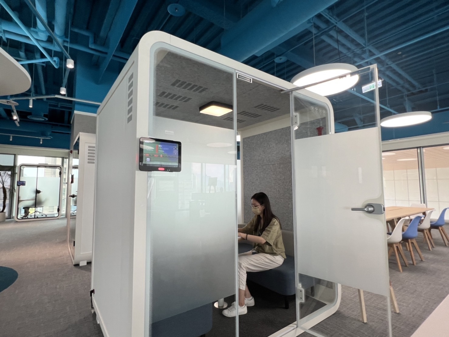 PA高雄據點的智慧行動辦公艙，展現PA在面板以外的研發應用軟實力